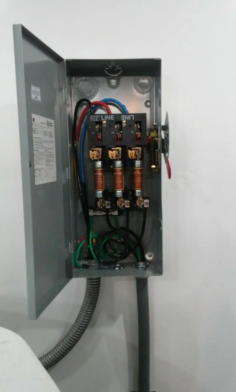 Three-phase disconnect switch installed for Electrical Wiring & Rewiring in Fort Worth